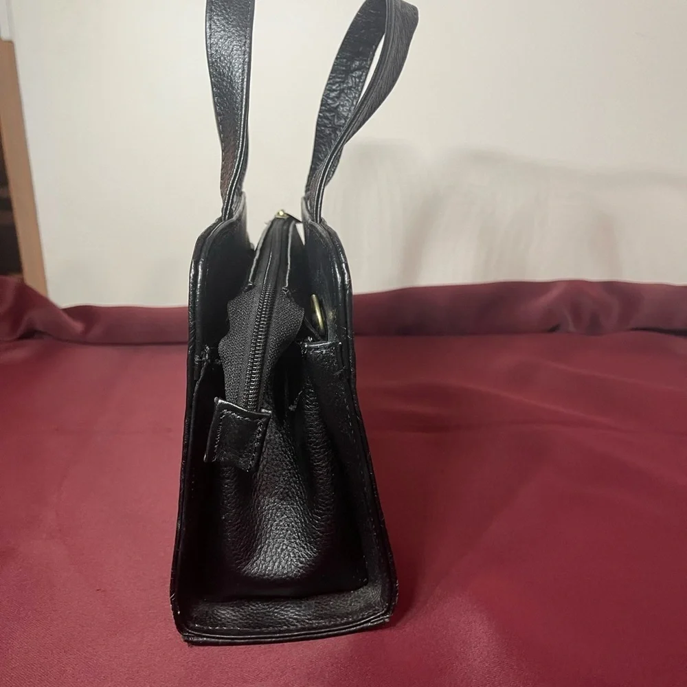 Elegant Black Floral Embossed Shoulder Bag